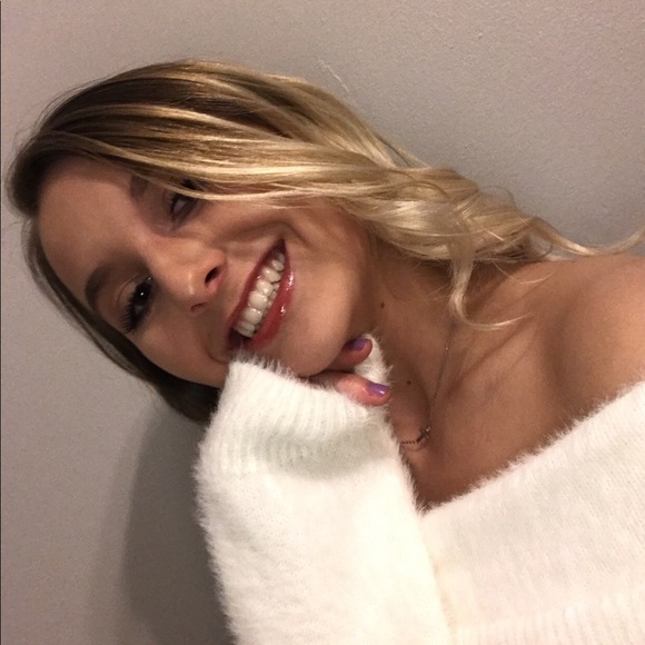 Meet your Posher, Christine - Picture 1 of 1